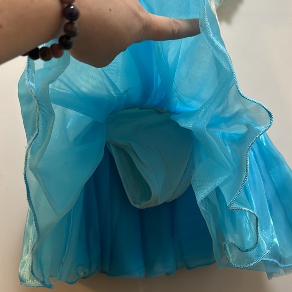 Sweet snowflake leotard dress. My daughter wore for her first dance performance! - Picture 5 of 10